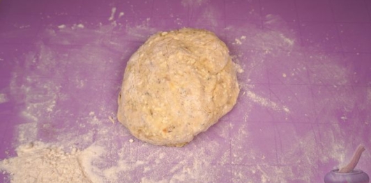 Фото приготовления рецепта: Картофельно-творожные клёцки - шаг №11