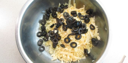 Фото приготовления рецепта: Картофельные блины с сырной начинкой - шаг №16