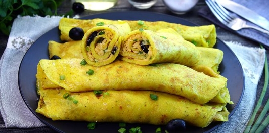 Фото приготовления рецепта: Картофельные блины с сырной начинкой - шаг №24