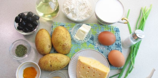 Фото приготовления рецепта: Картофельные блины с сырной начинкой - шаг №1