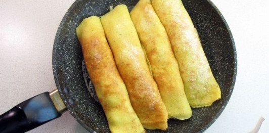 Фото приготовления рецепта: Картофельные блины с сырной начинкой - шаг №22