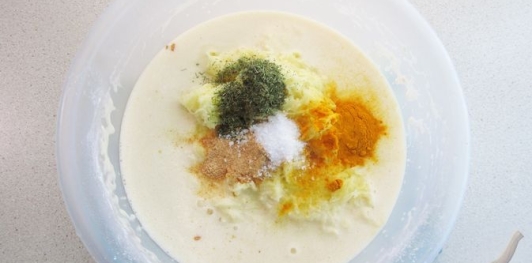 Фото приготовления рецепта: Картофельные блины с сырной начинкой - шаг №8