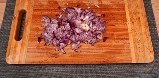 Фото приготовления рецепта: Картофельный суп со сливками - шаг №2