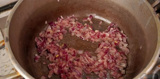 Фото приготовления рецепта: Картофельный суп со сливками - шаг №4