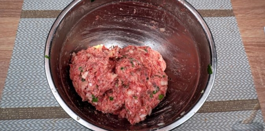 Фото приготовления рецепта: Кёфте джыз-быз (мамины фрикадельки) - шаг №10