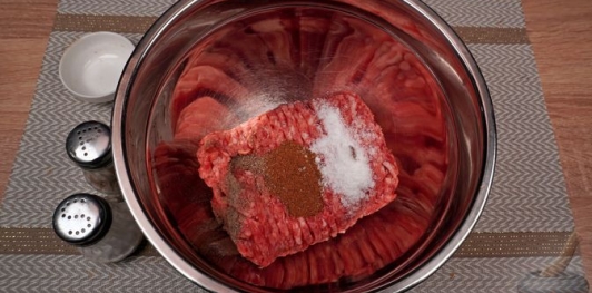 Фото приготовления рецепта: Кёфте джыз-быз (мамины фрикадельки) - шаг №4