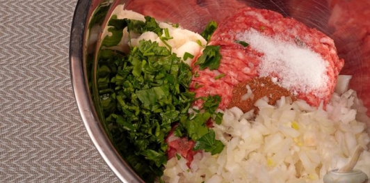 Фото приготовления рецепта: Кёфте джыз-быз (мамины фрикадельки) - шаг №9