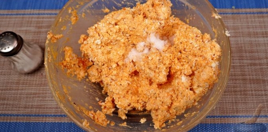 Фото приготовления рецепта: Кёрёзёт (закуска) с брынзой, творогом и яйцами - шаг №10