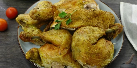 Фото приготовления рецепта: Курица, приготовленная на соли - шаг №8