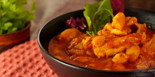 Фото приготовления рецепта: Курица с фасолью, в томатном соусе - шаг №15