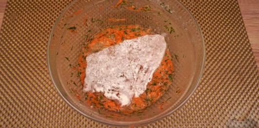 Фото приготовления рецепта: Куриные отбивные в морковном кляре - шаг №13