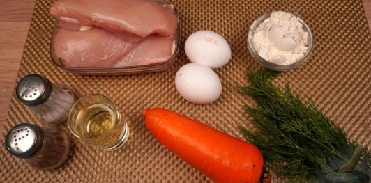 Фото приготовления рецепта: Куриные отбивные в морковном кляре - шаг №1