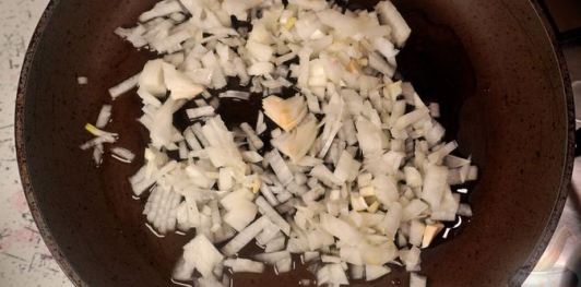 Фото приготовления рецепта: Лодочки из картофеля с фаршем (в духовке) - шаг №3