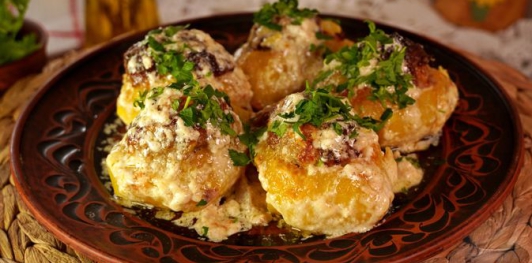 Фото приготовления рецепта: Лодочки из картофеля с фаршем (в духовке) - шаг №13