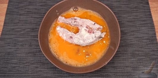 Фото приготовления рецепта: Маринованная рыба по-венгерски - шаг №6