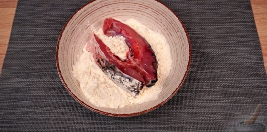 Фото приготовления рецепта: Маринованная рыба по-венгерски - шаг №5