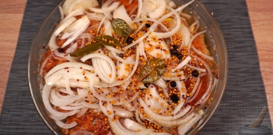 Фото приготовления рецепта: Маринованная рыба по-венгерски - шаг №18