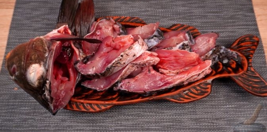 Фото приготовления рецепта: Маринованная рыба по-венгерски - шаг №2