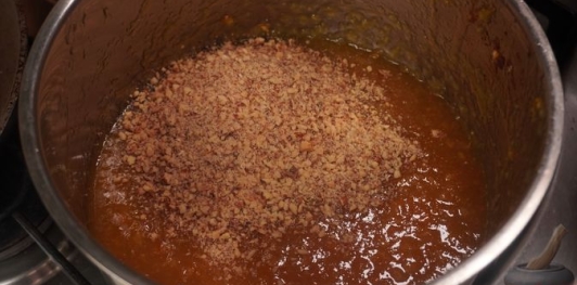 Фото приготовления рецепта: Мазурек с апельсином и шоколадом - шаг №15