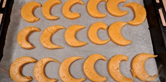 Фото приготовления рецепта: Медомакарона (греческое печенье) - шаг №12