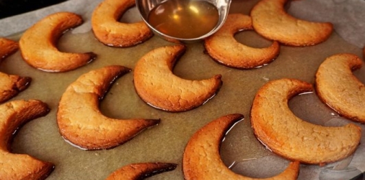 Фото приготовления рецепта: Медомакарона (греческое печенье) - шаг №14