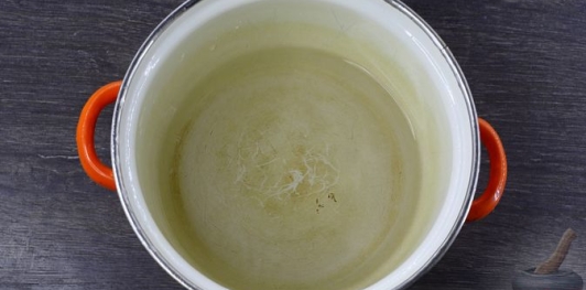 Фото приготовления рецепта: Медовик с творожным кремом - шаг №7