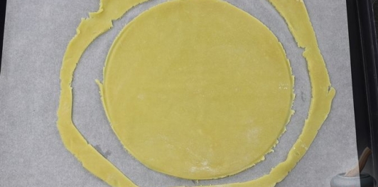 Фото приготовления рецепта: Медовик с творожным кремом - шаг №21