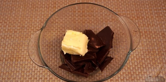 Фото приготовления рецепта: Миндальные конфеты с фундуком и фисташками - шаг №20