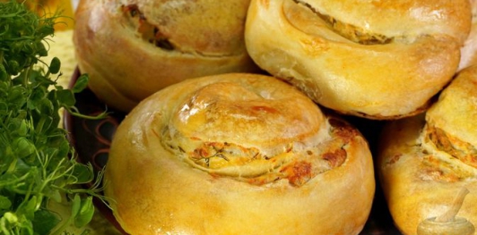 Фото приготовления рецепта: Молдавские вертуты с творогом и зеленью - шаг №23