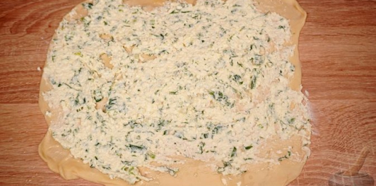 Фото приготовления рецепта: Молдавские вертуты с творогом и зеленью - шаг №17