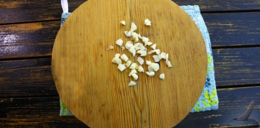 Фото приготовления рецепта: Молодой картофель с кабачками и сладким перцем (на сковороде) - шаг №12