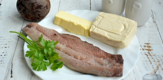 Фото приготовления рецепта: Намазка из сельди со свёклой и плавленым сыром - шаг №1