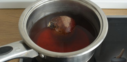 Фото приготовления рецепта: Намазка из сельди со свёклой и плавленым сыром - шаг №2