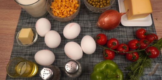 Фото приготовления рецепта: Омлет с овощами - шаг №1