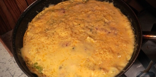 Фото приготовления рецепта: Омлет с овощами - шаг №15