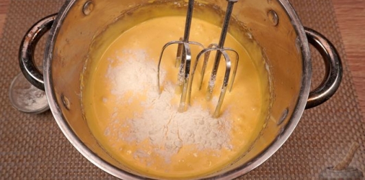 Фото приготовления рецепта: Ореховый торт с кофейным кремом - шаг №16