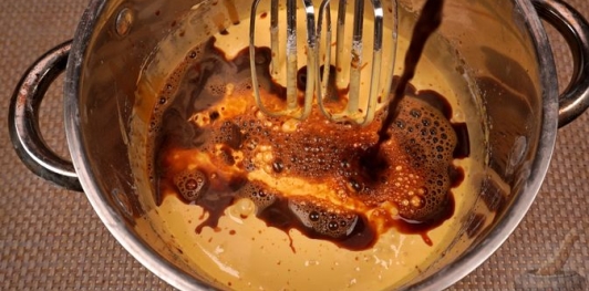 Фото приготовления рецепта: Ореховый торт с кофейным кремом - шаг №17