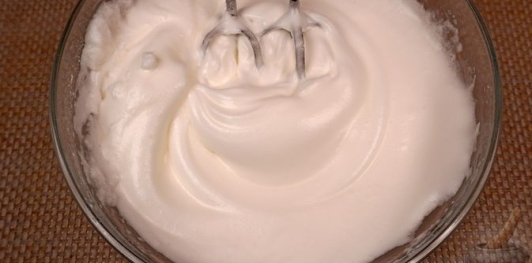 Фото приготовления рецепта: Ореховый торт с кофейным кремом - шаг №7