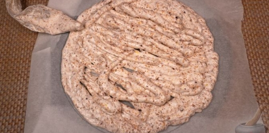 Фото приготовления рецепта: Ореховый торт с кофейным кремом - шаг №11