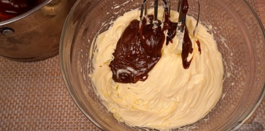 Фото приготовления рецепта: Ореховый торт с кофейным кремом - шаг №20