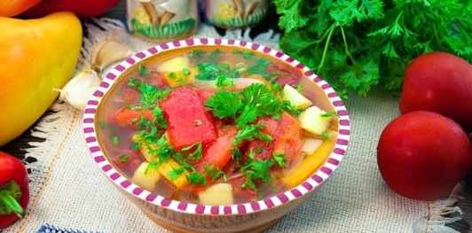 Фото приготовления рецепта: Овощной суп c болгарским перцем и помидорами - шаг №19