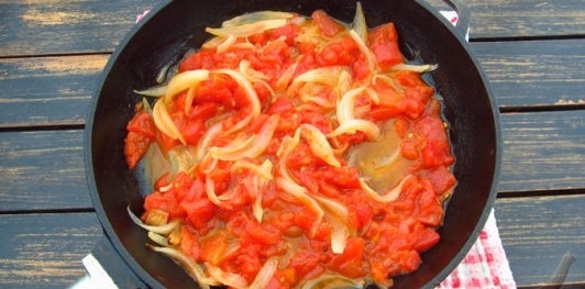 Фото приготовления рецепта: Овощной суп c болгарским перцем и помидорами - шаг №14