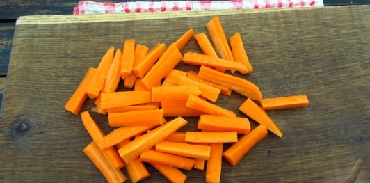 Фото приготовления рецепта: Овощной суп c болгарским перцем и помидорами - шаг №5