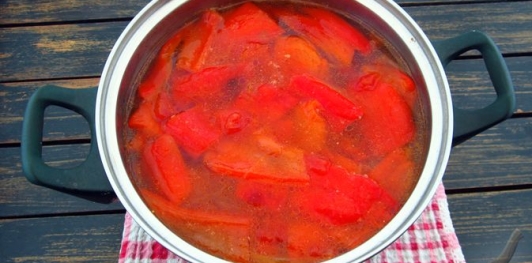 Фото приготовления рецепта: Овощной суп c болгарским перцем и помидорами - шаг №18