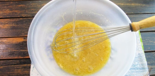 Фото приготовления рецепта: Овощные блины по-корейски - шаг №7