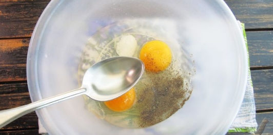 Фото приготовления рецепта: Овощные блины по-корейски - шаг №6