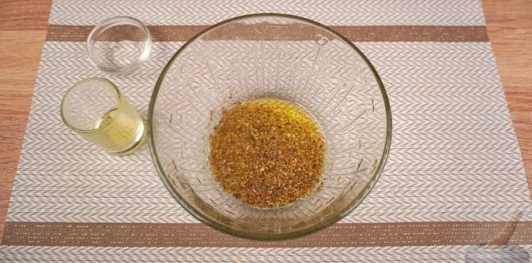 Фото приготовления рецепта: Панцарасалата ме пататес (свекольный салат с картошкой) - шаг №4