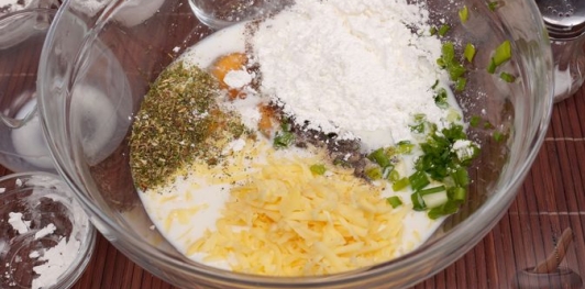 Фото приготовления рецепта: Перец, фаршированный картофелем, беконом и сыром - шаг №7