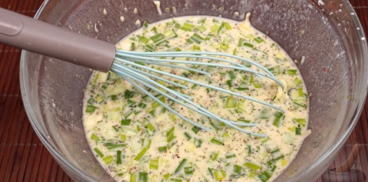 Фото приготовления рецепта: Перец, фаршированный картофелем, беконом и сыром - шаг №8