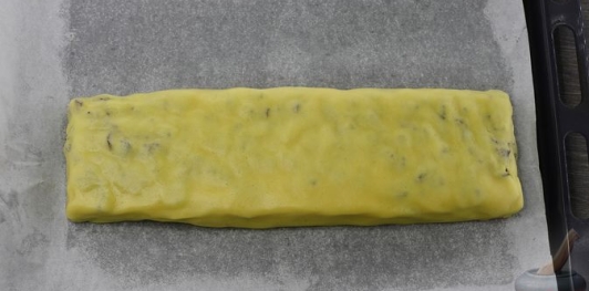 Фото приготовления рецепта: Песочный рулет с кукурузными хлопьями - шаг №28